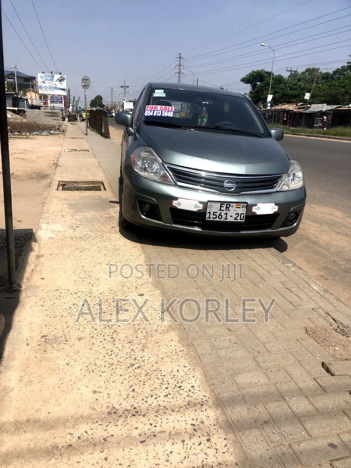 Nissan Versa 1.8 S Hatchback 2012 Gray