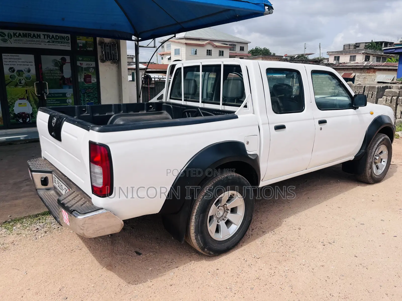 Nissan Hardbody 2013 White