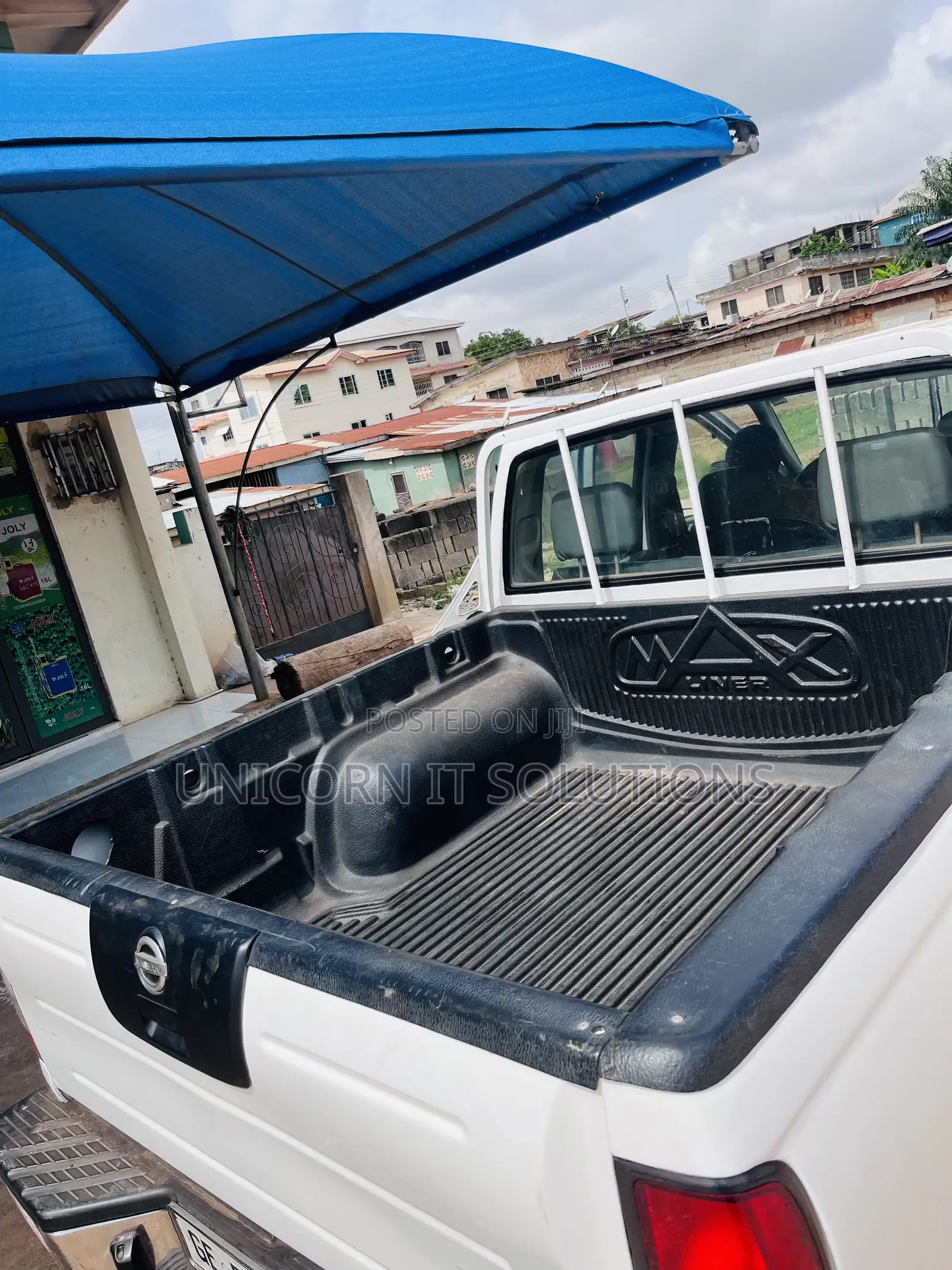 Nissan Hardbody 2013 White