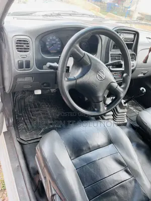 Nissan Hardbody 2013 White