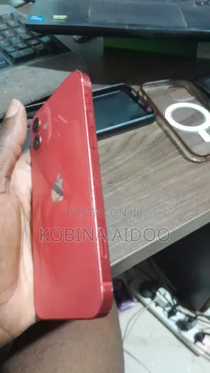 Apple iPhone 12 64 GB Red