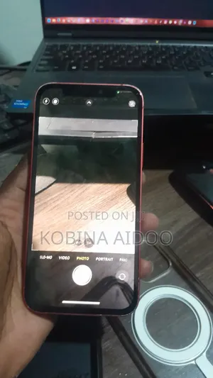 Apple iPhone 12 64 GB Red
