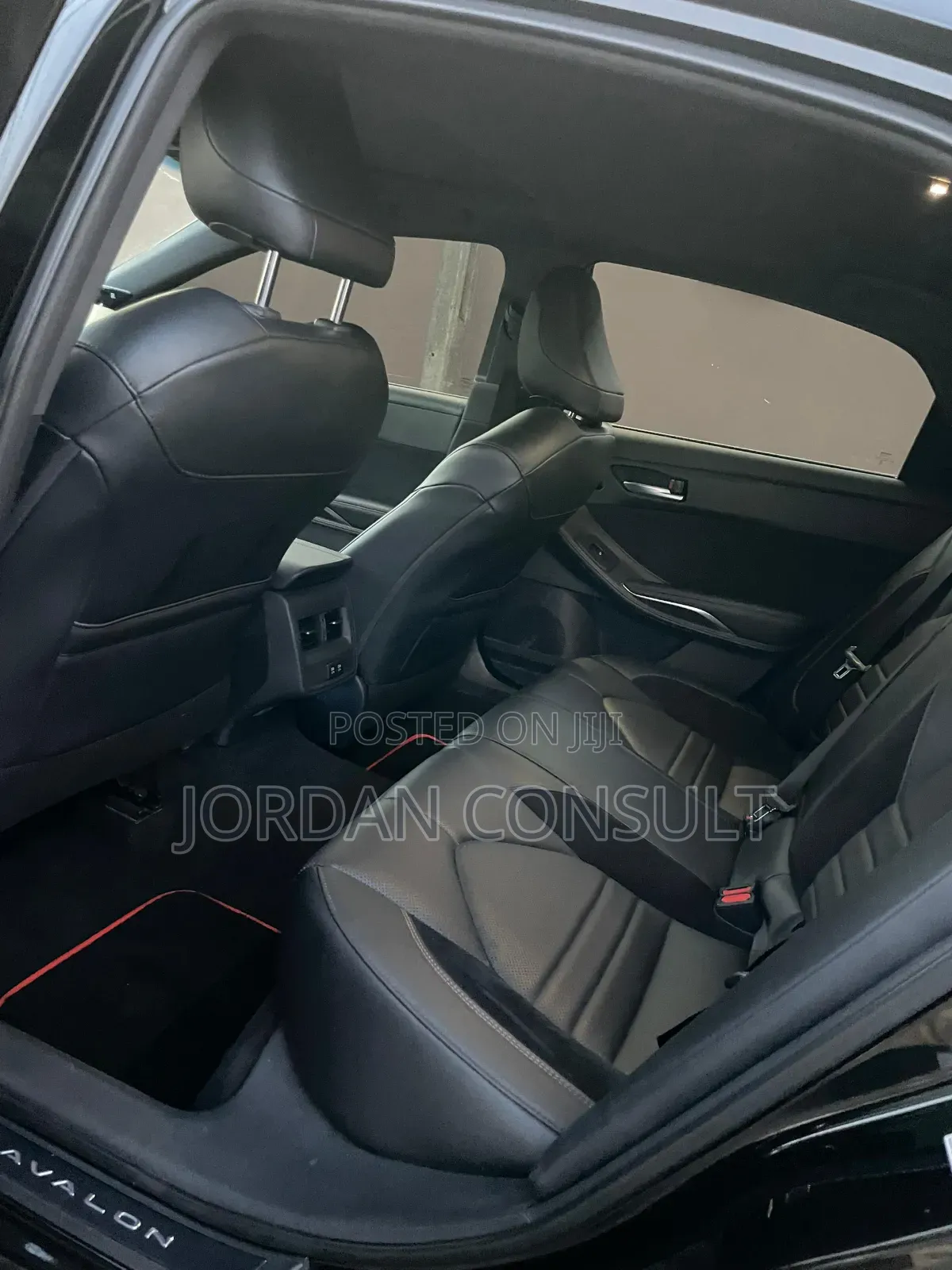 Toyota Avalon XLE 2020 Black