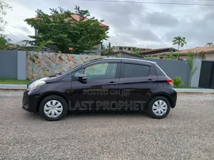 Toyota Vitz 1.3 FWD 5dr 2013 Black