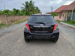 Toyota Vitz 1.3 FWD 5dr 2013 Black