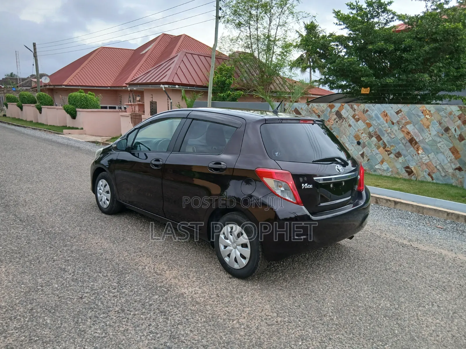 Toyota Vitz 1.3 FWD 5dr 2013 Black
