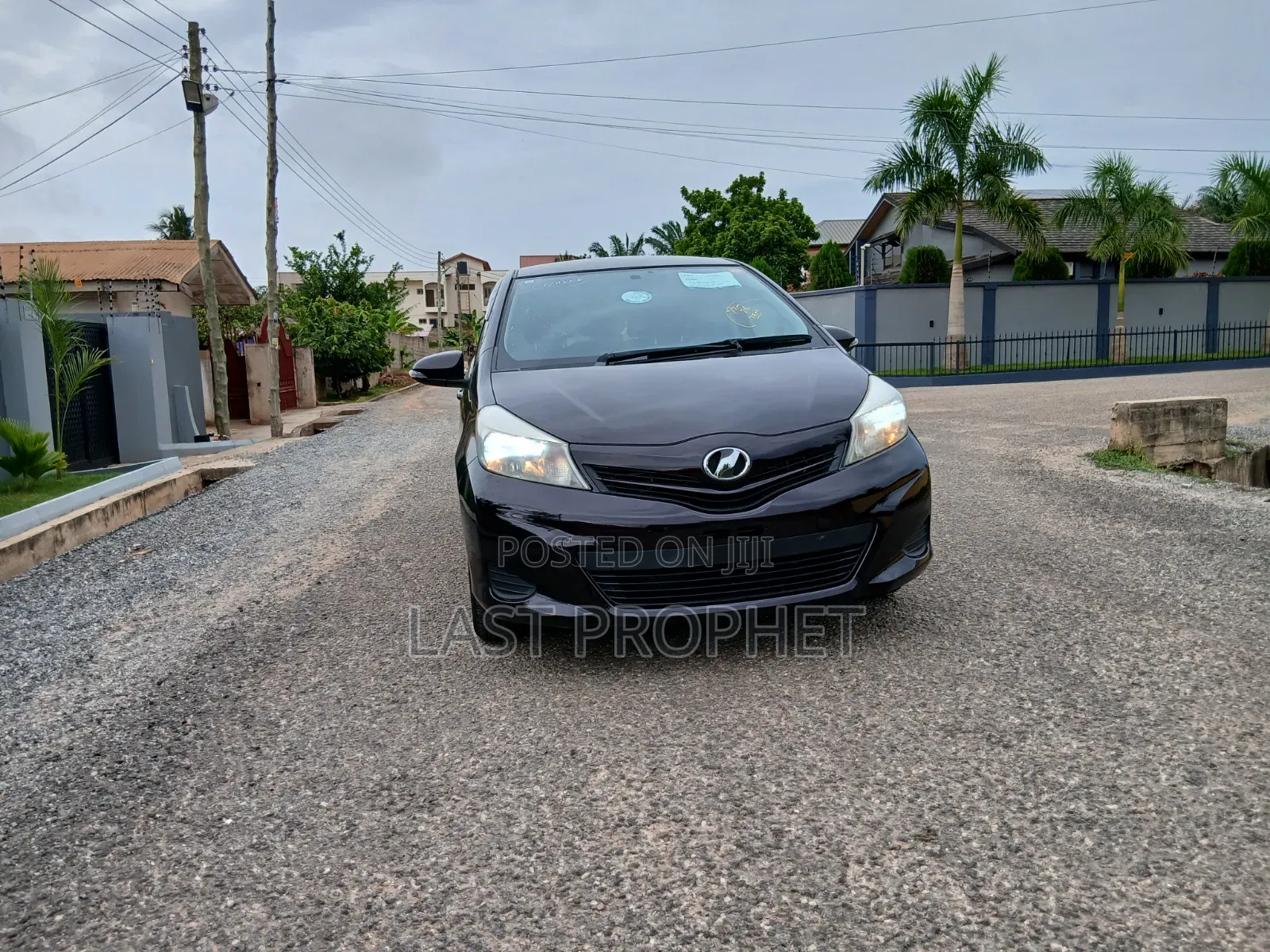 Toyota Vitz 1.3 FWD 5dr 2013 Black