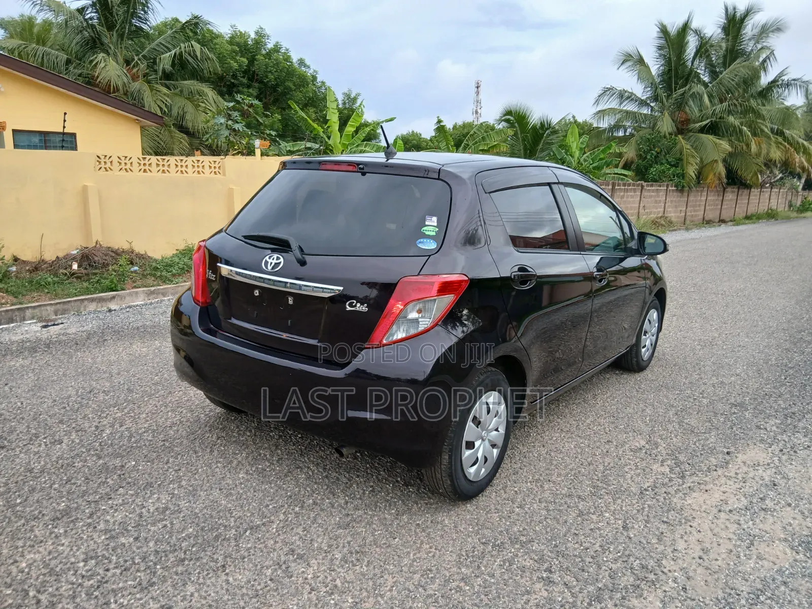 Toyota Vitz 1.3 FWD 5dr 2013 Black