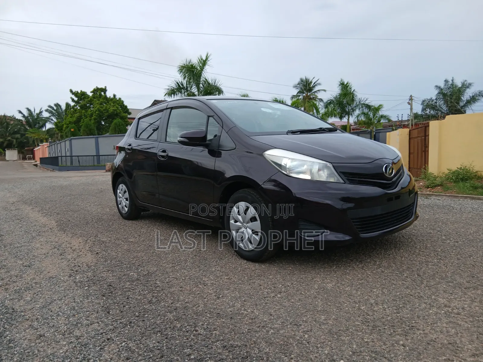 Toyota Vitz 1.3 FWD 5dr 2013 Black