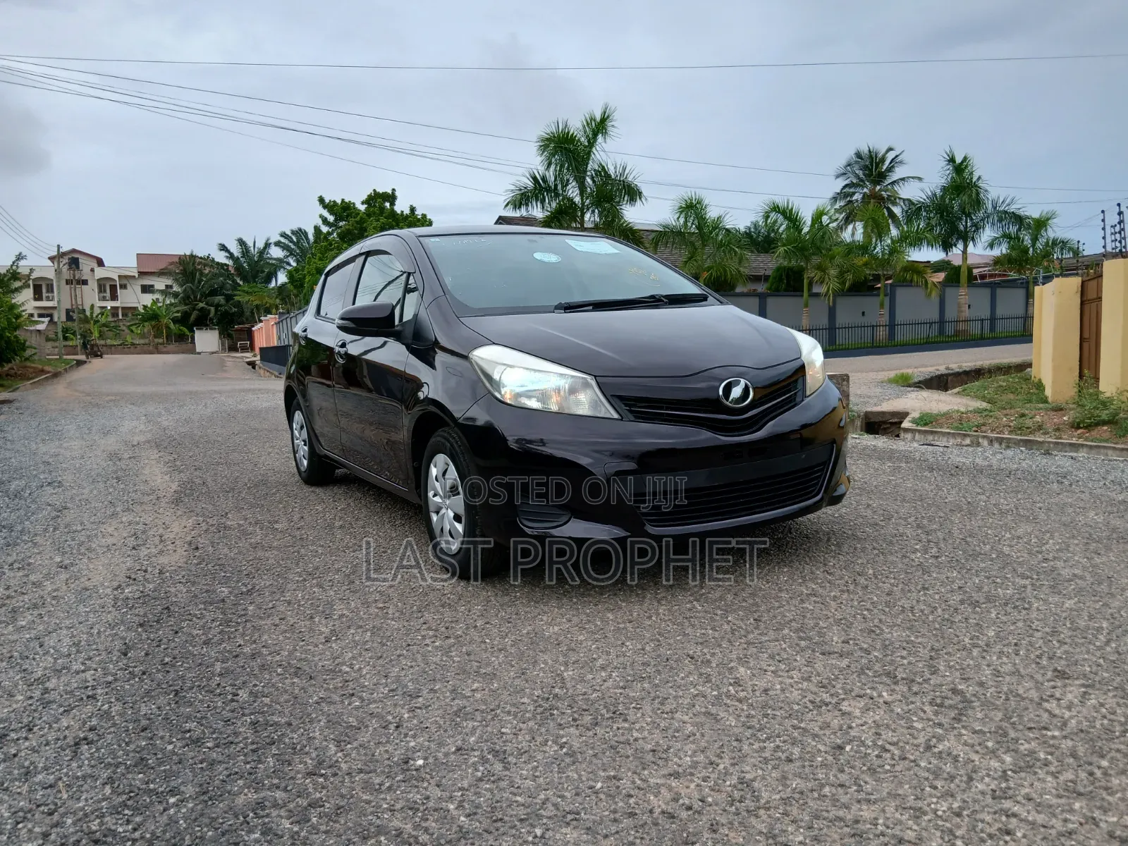 Toyota Vitz 1.3 FWD 5dr 2013 Black
