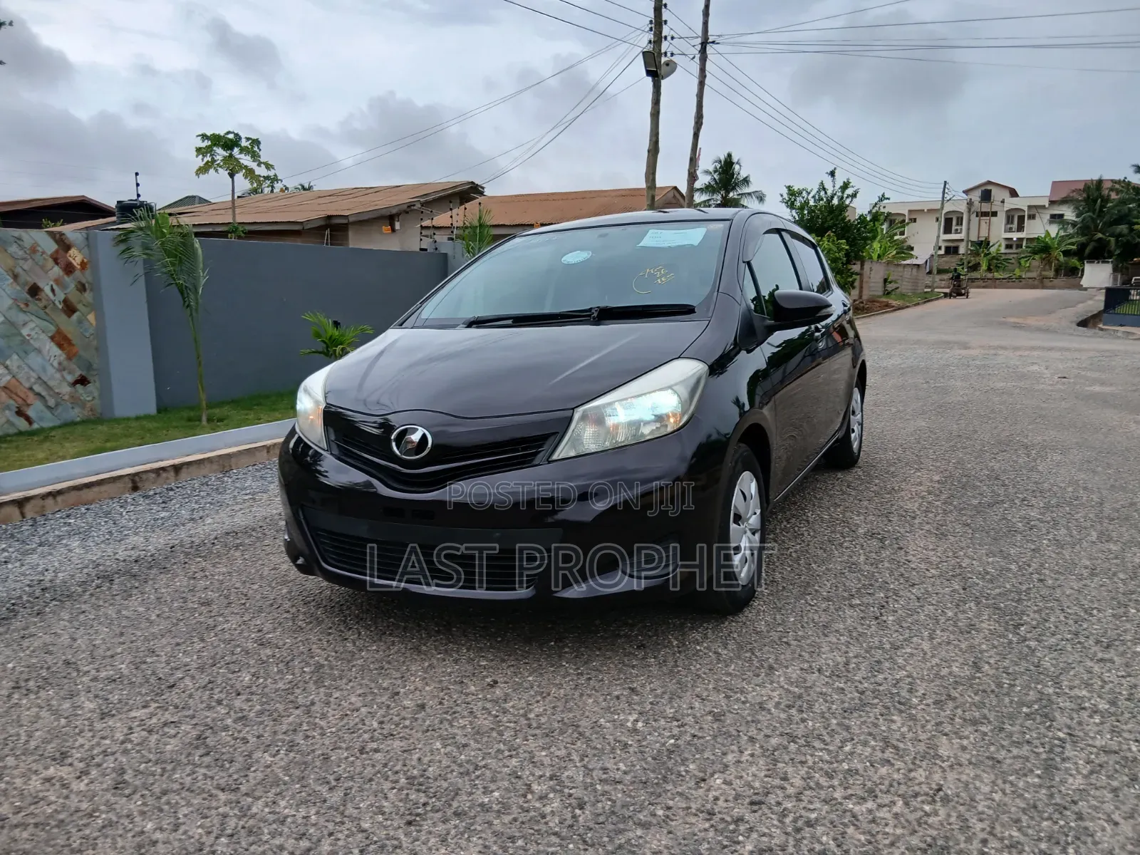 Toyota Vitz 1.3 FWD 5dr 2013 Black