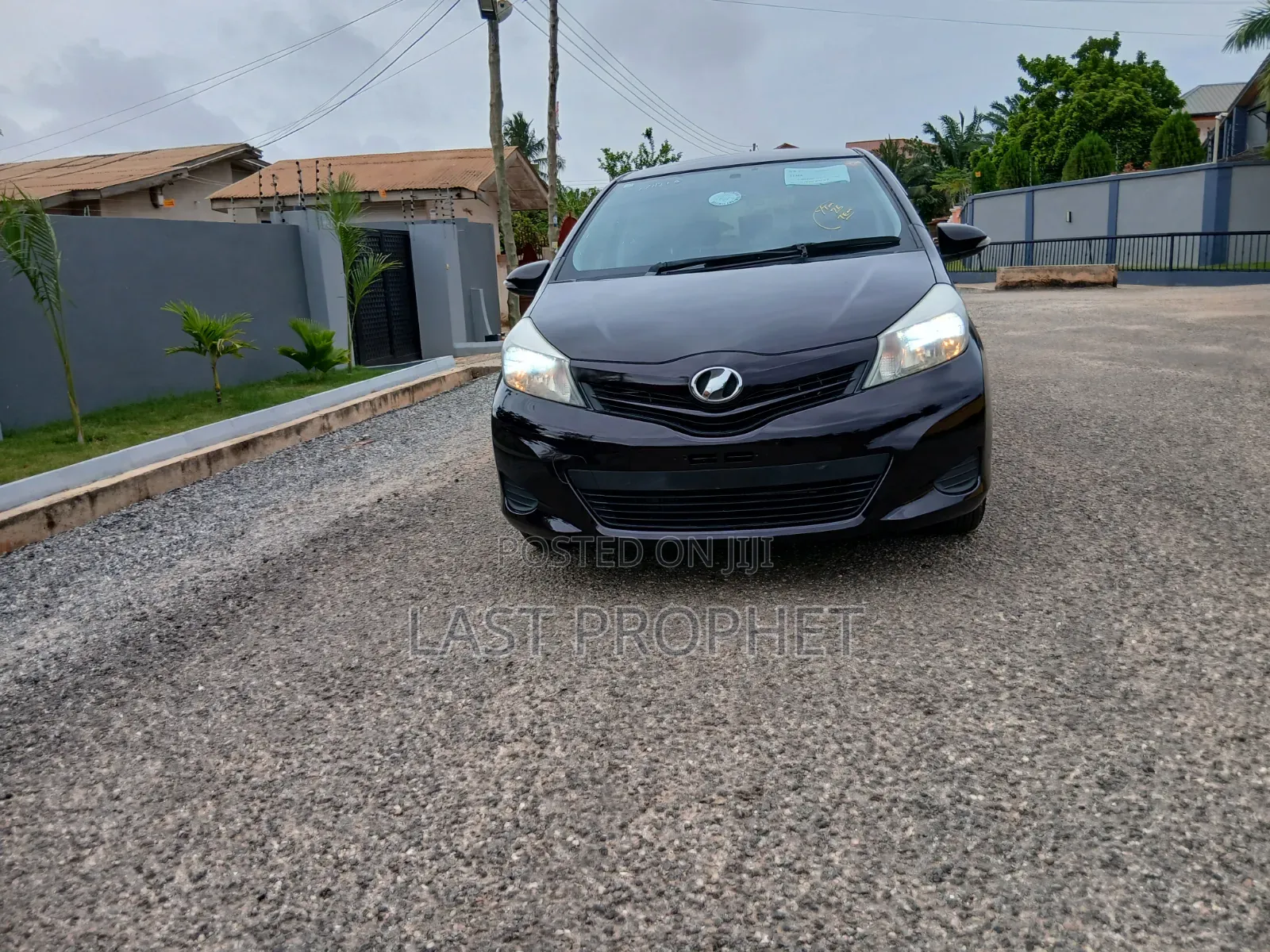 Toyota Vitz 1.3 FWD 5dr 2013 Black