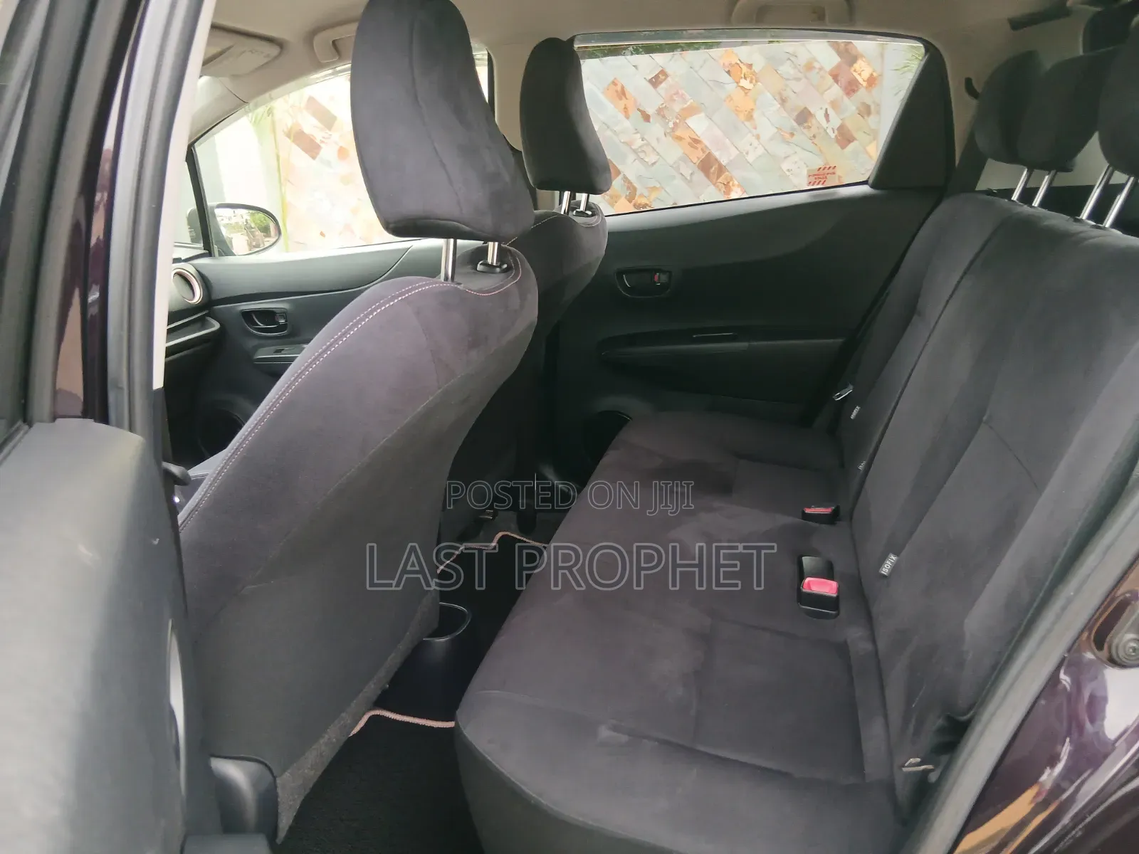 Toyota Vitz 1.3 FWD 5dr 2013 Black