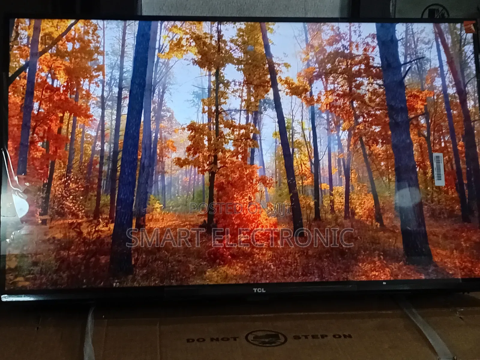 TCL 32” Qled Television With Advanced Smart Functions