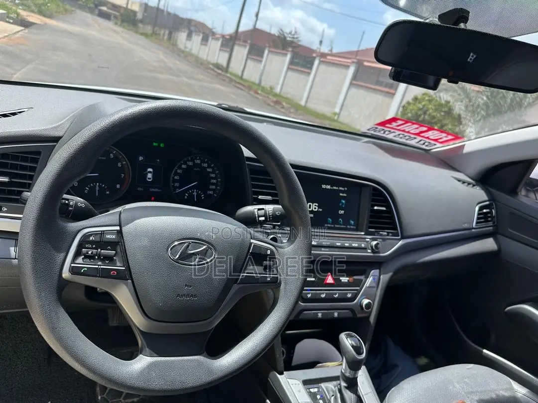 Hyundai Avante 2017 White