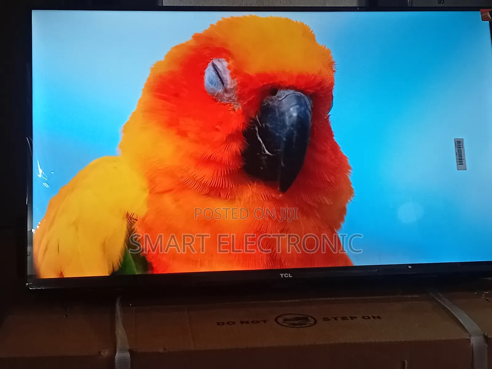 TCL 32” Qled Television With Smart Features Stunning Picture Quality