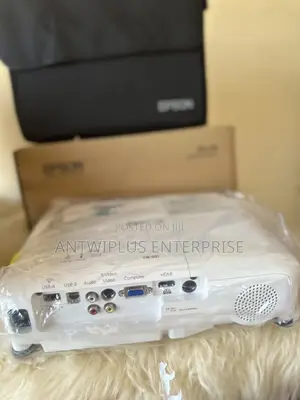 Brand New Epson Eb-S31 Projector