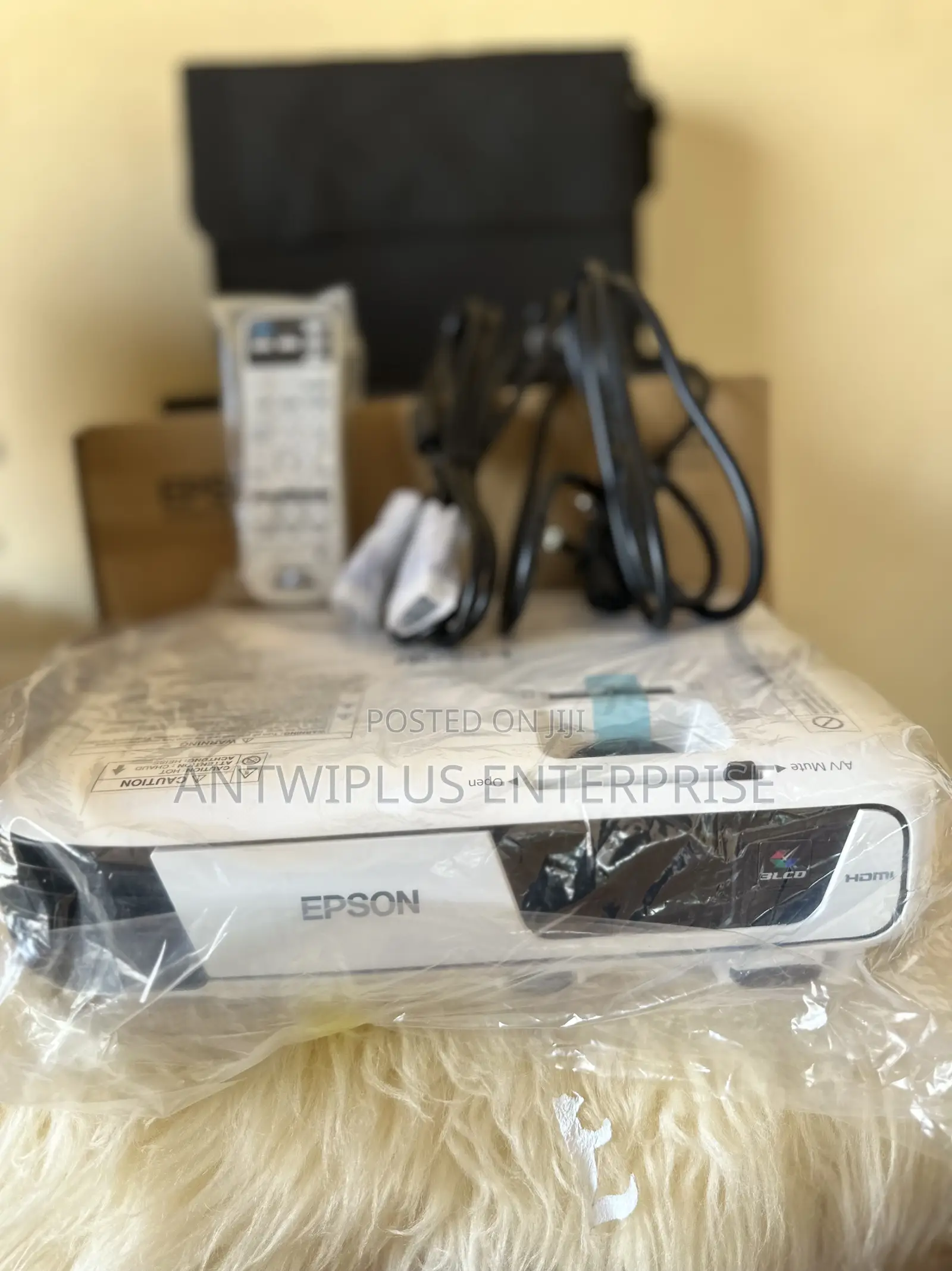 Brand New Epson Eb-S31 Projector