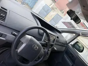 Toyota Voxy 2009 Silver