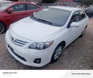 Toyota Corolla Altis 2012 White
