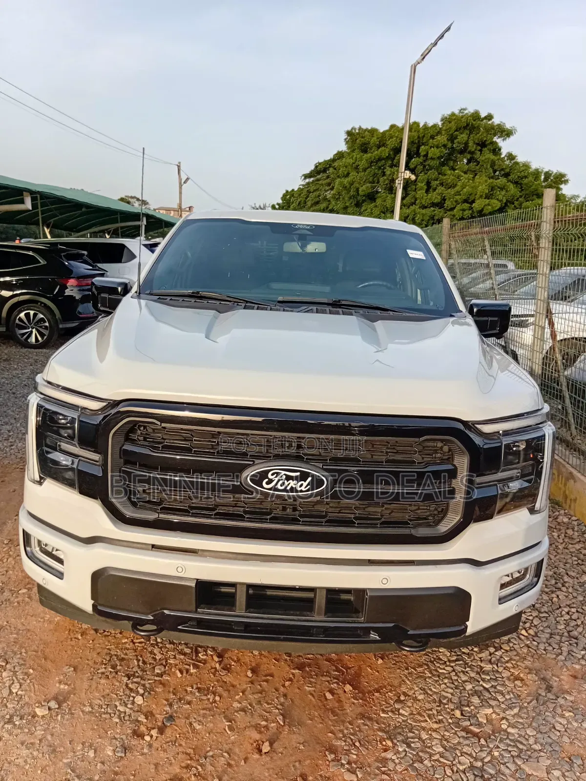Ford F-150 LARIAT 2022 White