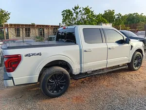 Ford F-150 LARIAT 2022 White