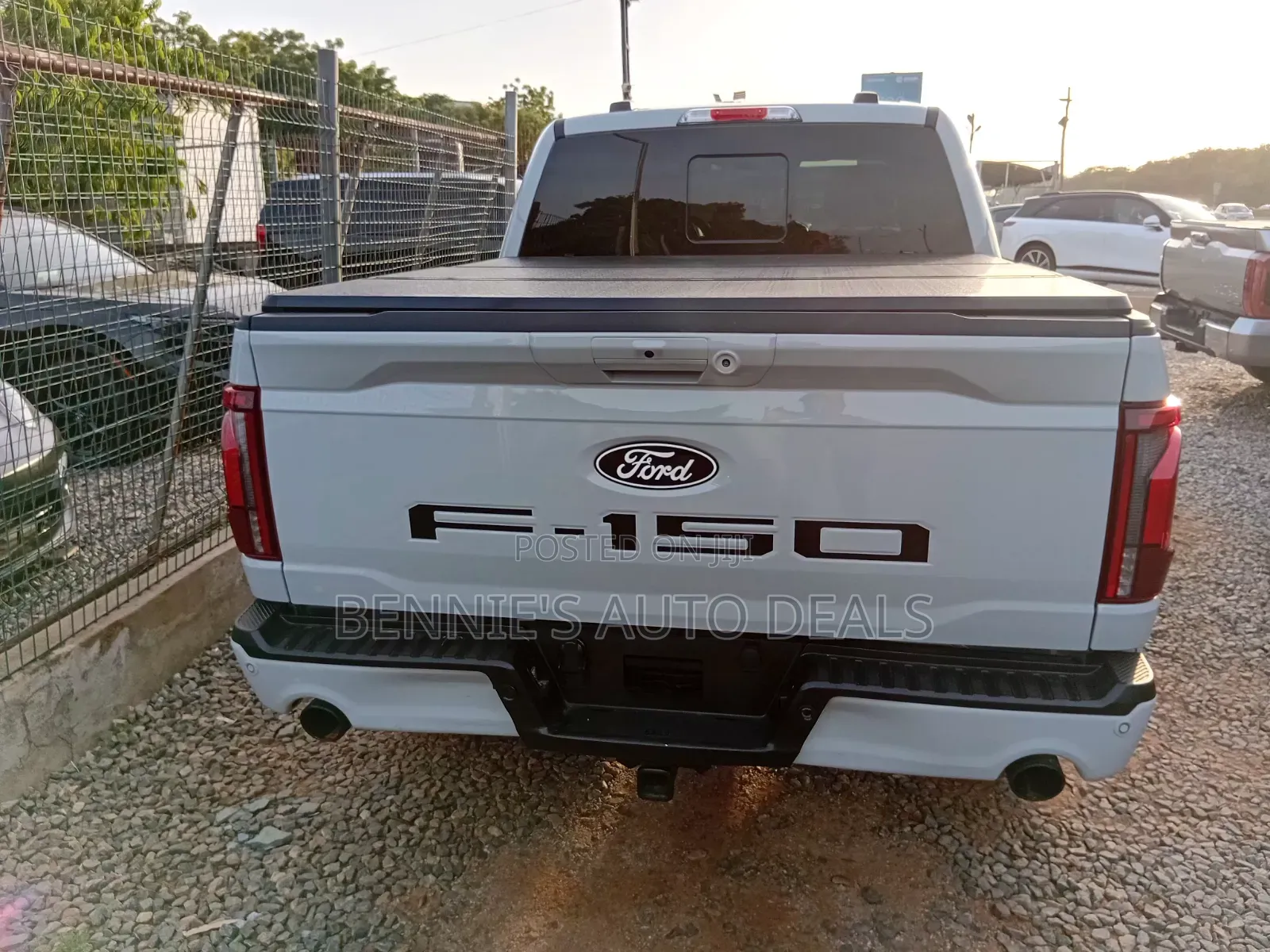 Ford F-150 LARIAT 2022 White