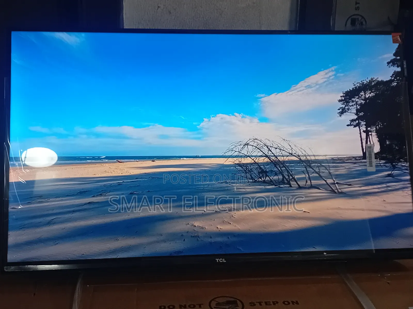 TCL 32-Inch Qled Tv for Smart Home Entertainment
