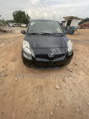Toyota Vitz 1.3 FWD 5dr 2010 White