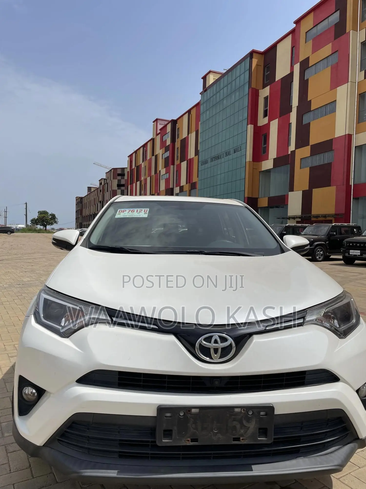 Toyota RAV4 LE FWD 2019 White
