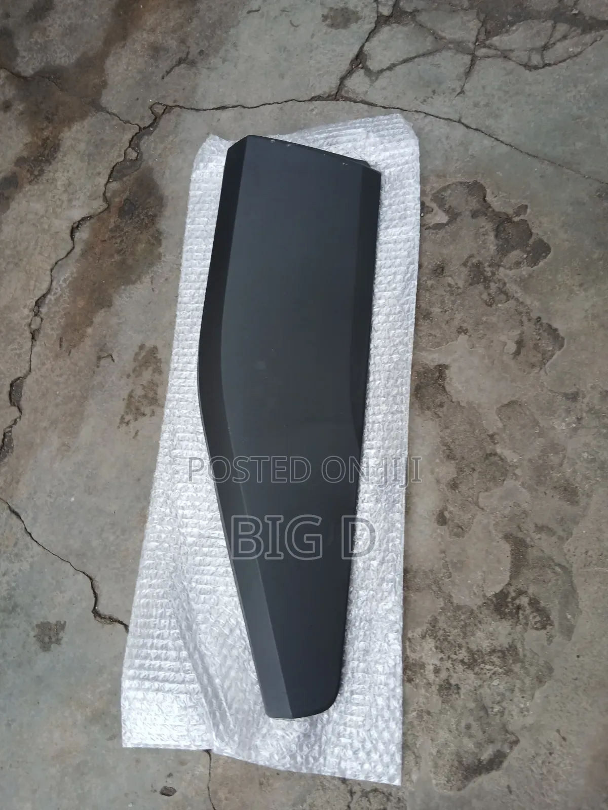 Toyota Ch-R,2019,2020,2021,2022,2023 Back Door Moulding