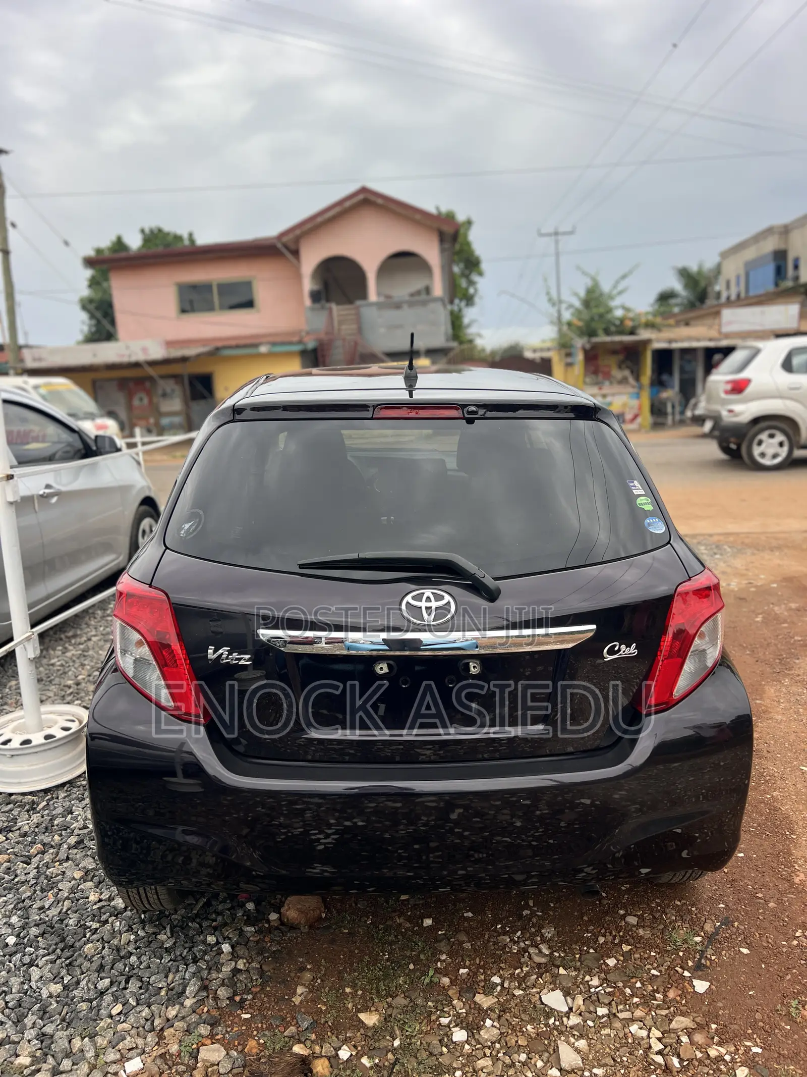 Toyota Vitz 1.3 AWD 5dr 2013 Maroon