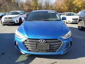 Hyundai Elantra Limited Sedan FWD (2.0L 4cyl 6A) 2017 Blue