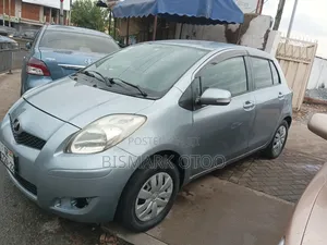 Toyota Vitz 1.3 AWD 5dr 2010 Gray