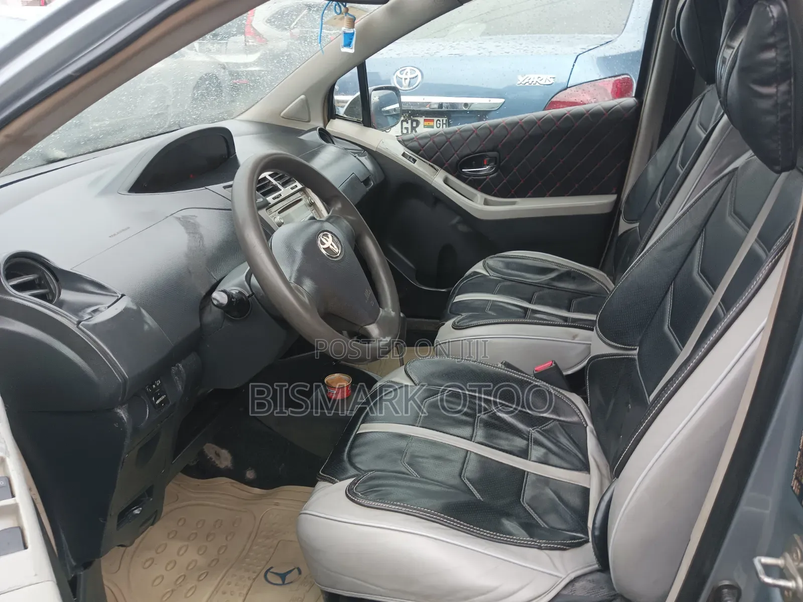 Toyota Vitz 1.3 AWD 5dr 2010 Gray