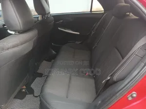 Toyota RAV4 XLE AWD (2.5L 4cyl 6A) 2013 Red