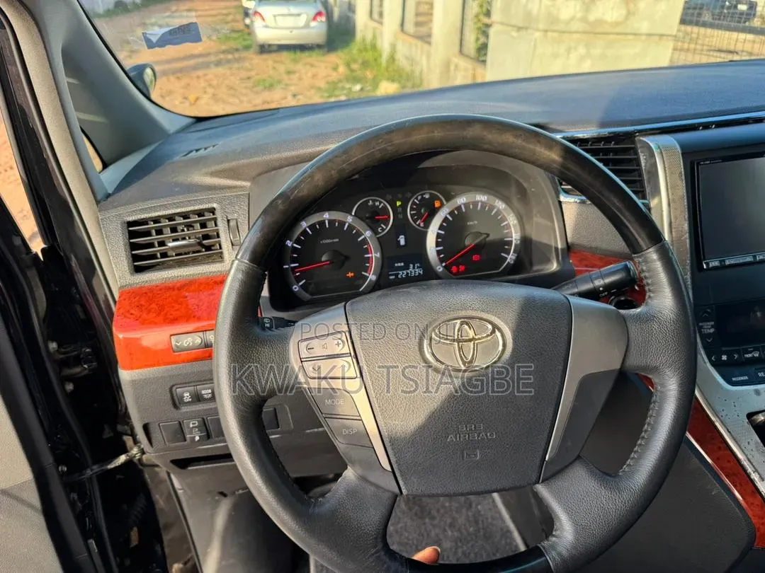 Toyota Vellfire 2010 Black