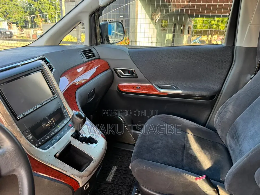Toyota Vellfire 2010 Black