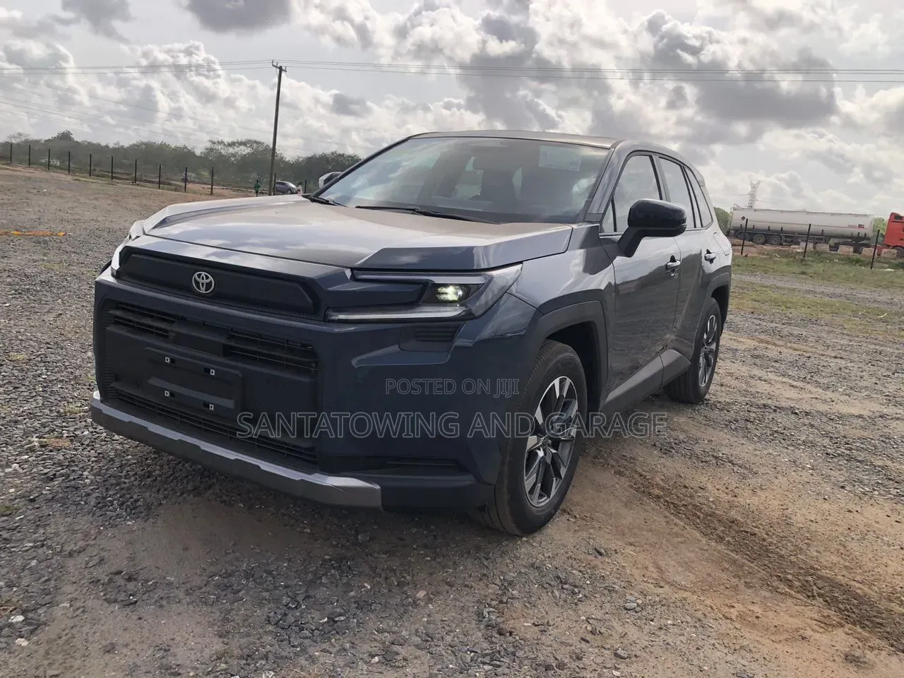 New Toyota RAV4 XLE Premium 2025 Black