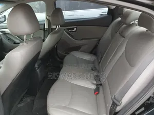 Hyundai Elantra SE Sedan FWD (1.8L 4cyl 6A) 2016 Black