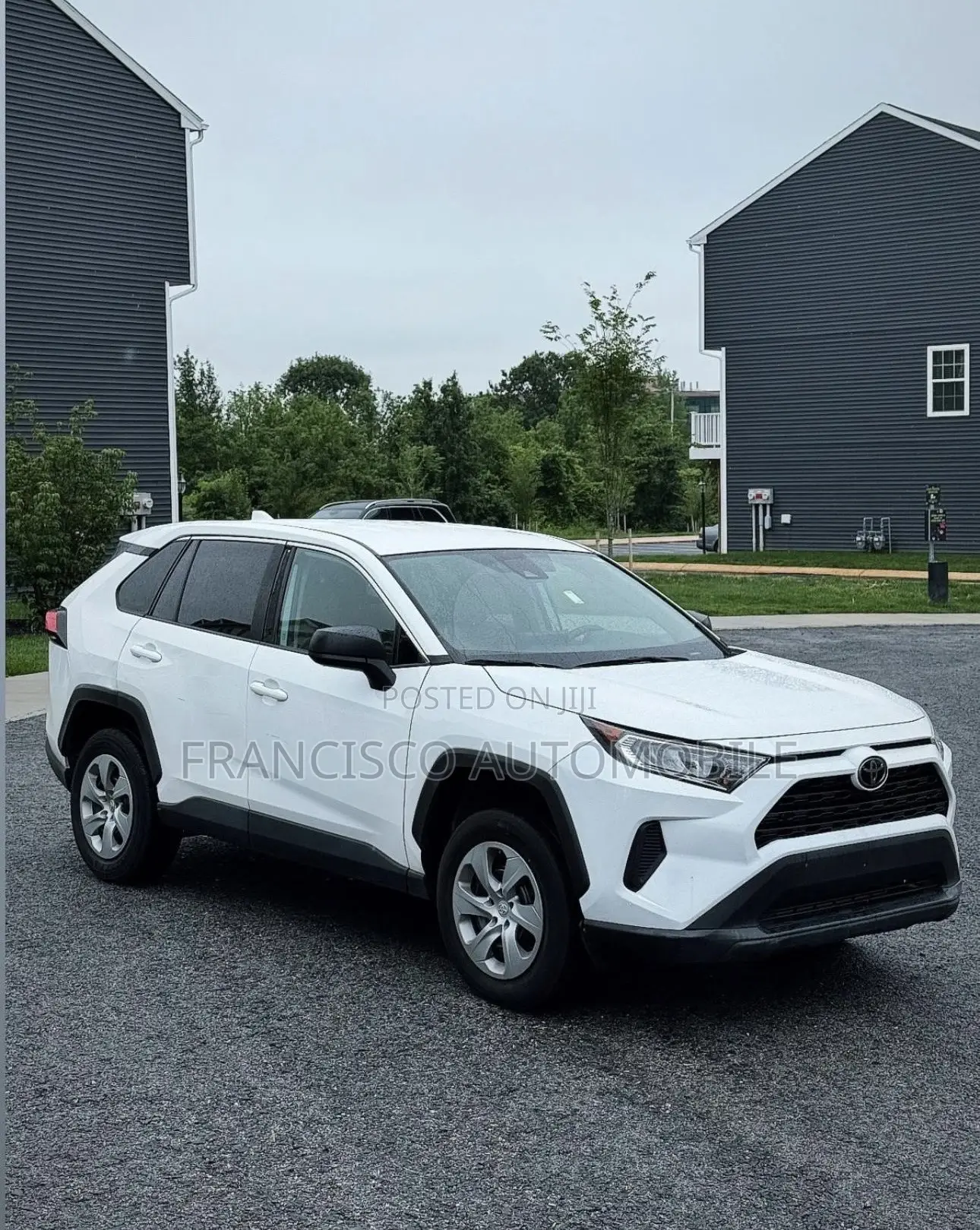 Toyota RAV4 LE 2022 White