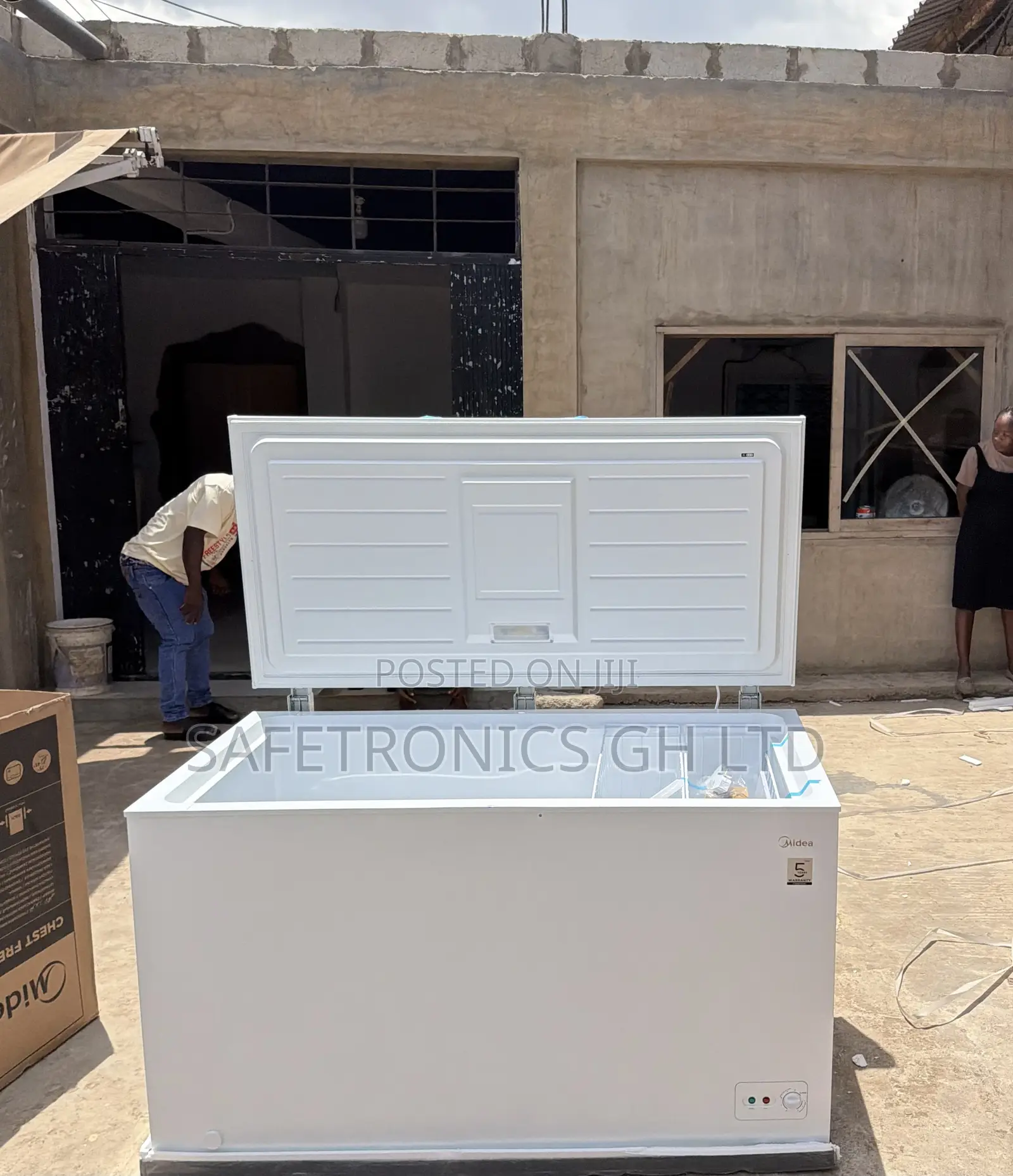 Neatly Boxed Midea 418ltrs Chest Freezer Mdrc564fzf01