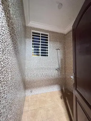 2bdrm Apartment in Lakeside for rent