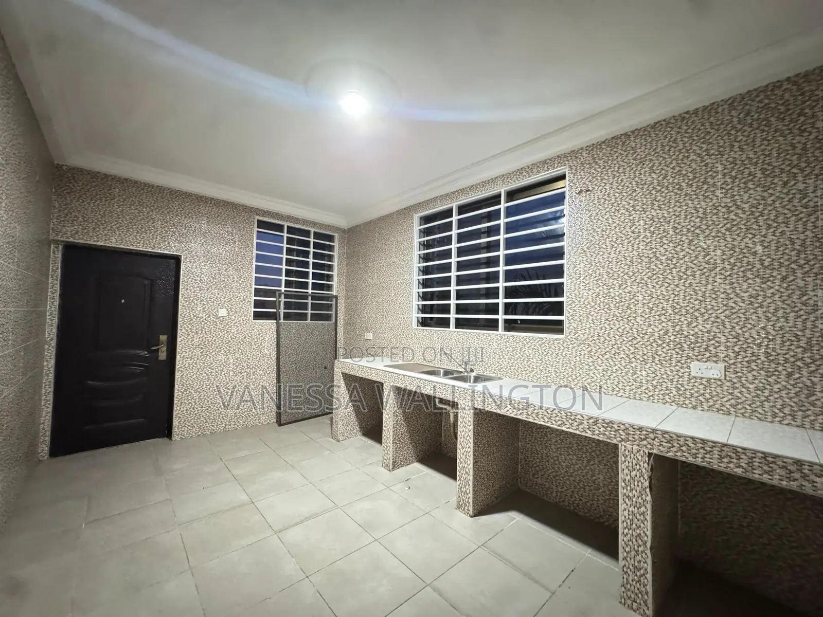 2bdrm Apartment in Lakeside for rent
