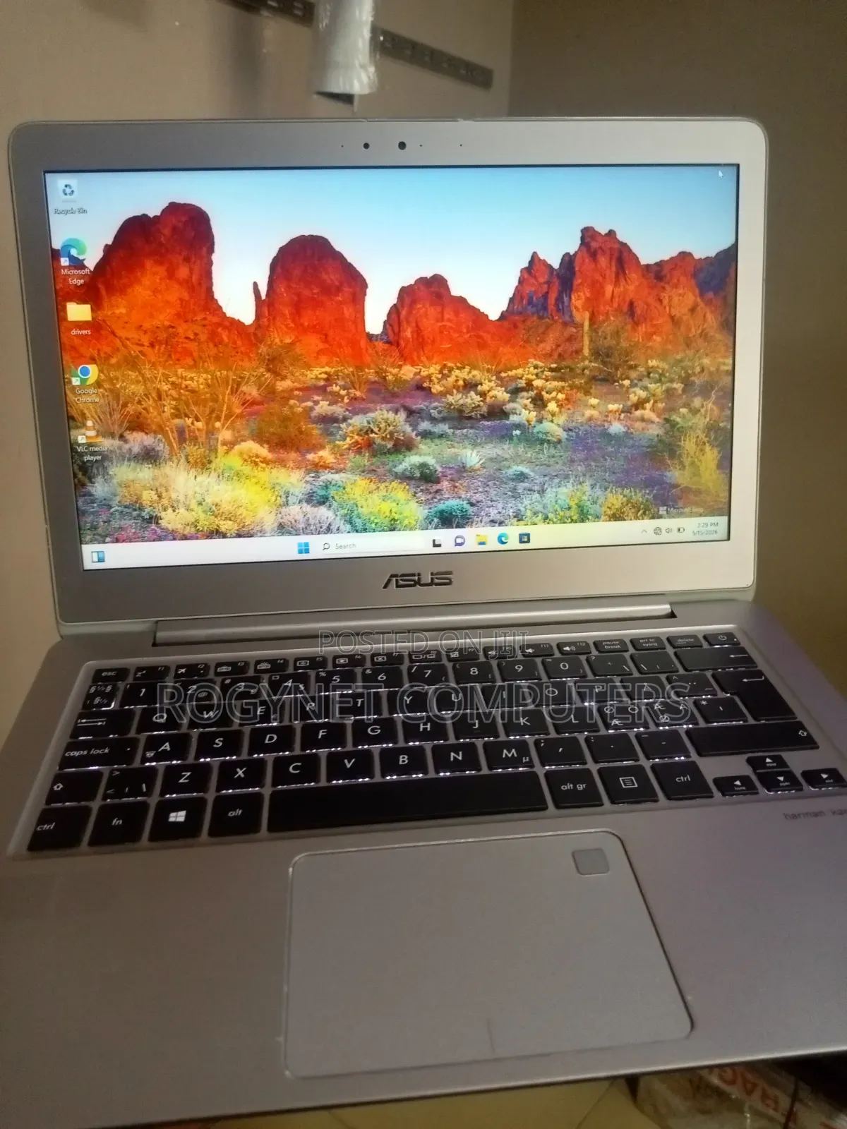 Laptop Asus ZenBook UX330UA 8GB Intel Core i5 SSD 256GB