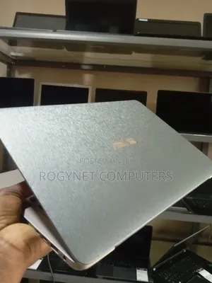 Laptop Asus ZenBook UX330UA 8GB Intel Core i5 SSD 256GB