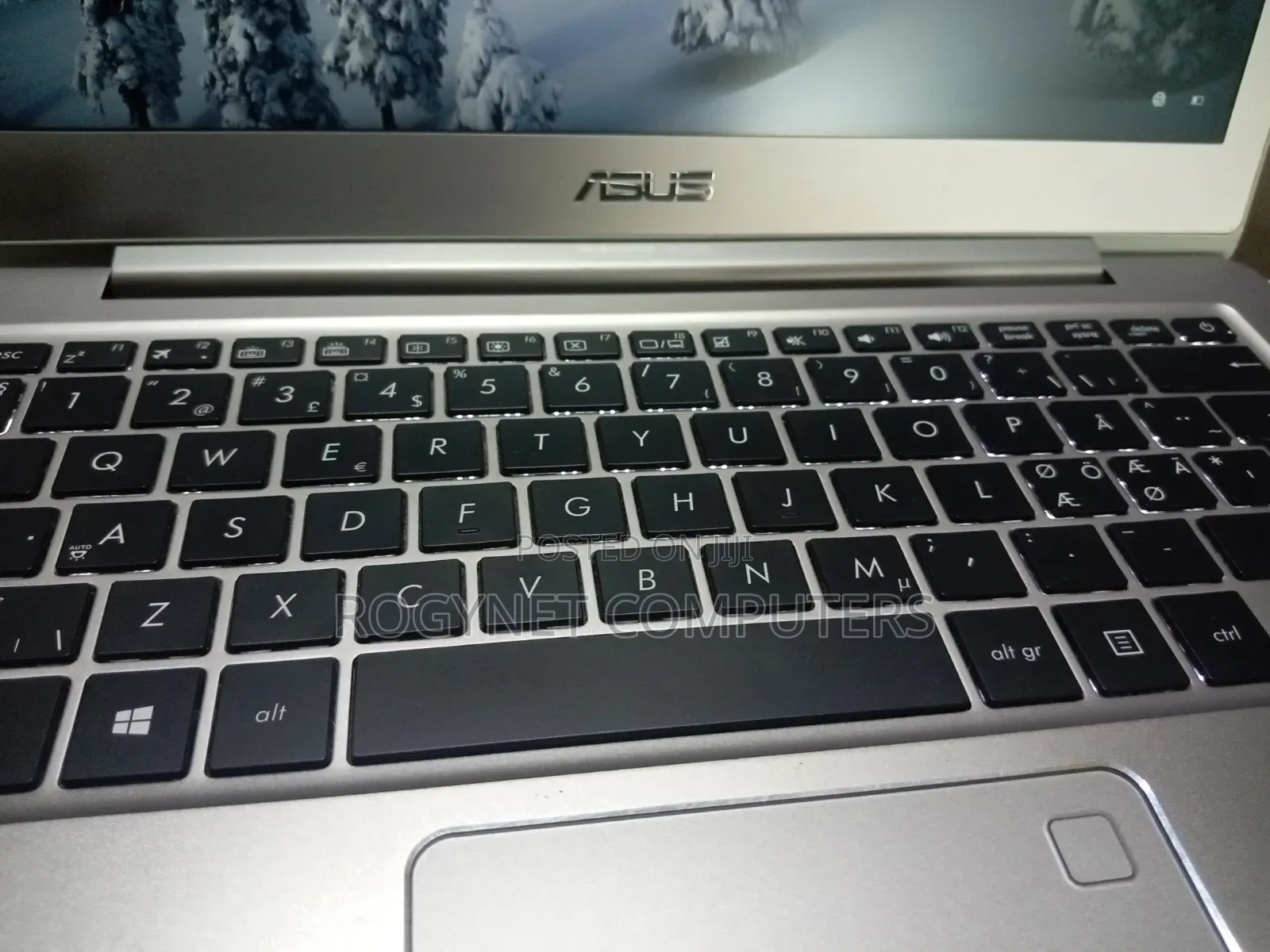 Laptop Asus ZenBook UX330UA 8GB Intel Core i5 SSD 256GB