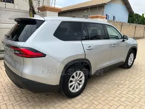 Toyota 4-Runner 2024 Silver