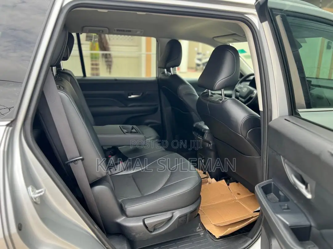 Toyota 4-Runner 2024 Silver