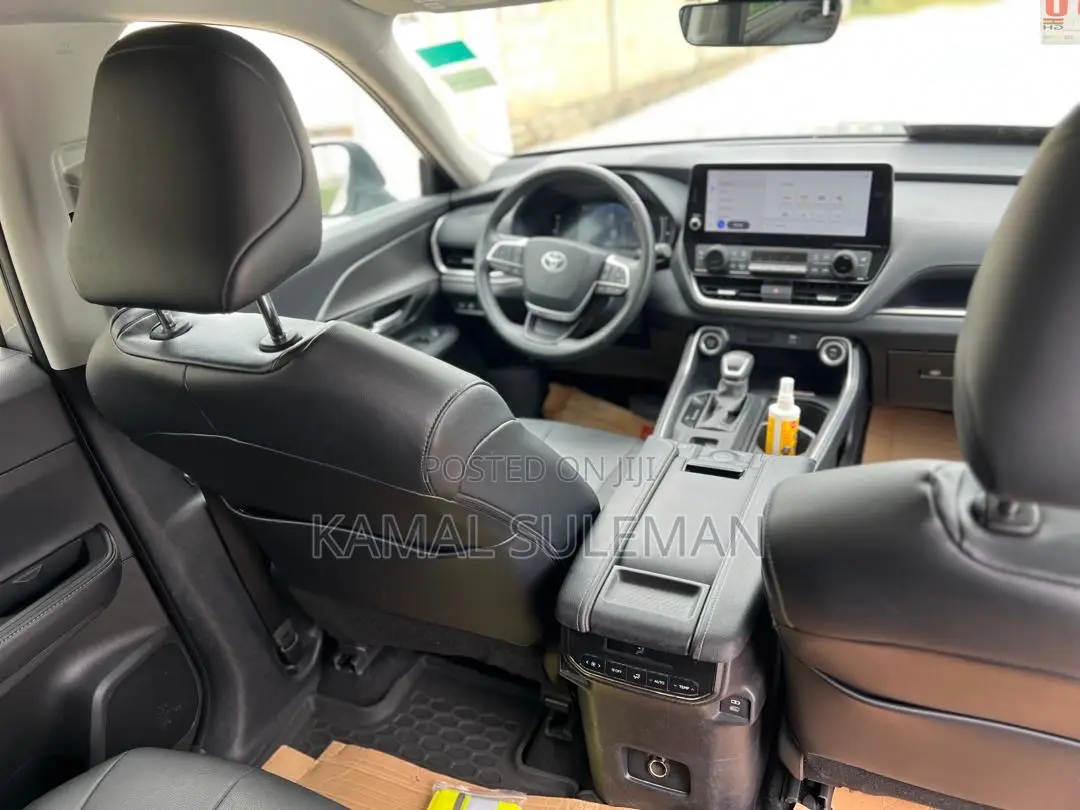 Toyota 4-Runner 2024 Silver